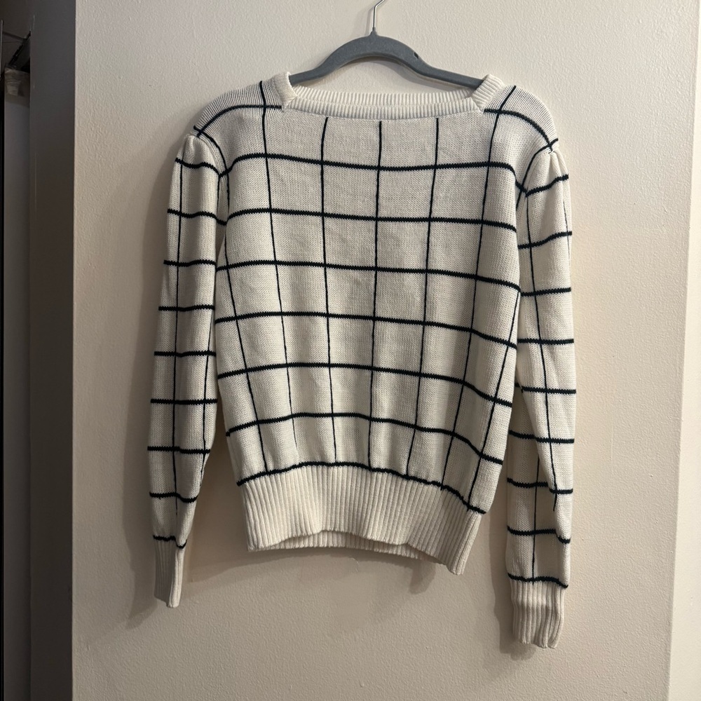 Vintage Townhouse Women’s White and Black Grid Sweater Untagged M/L